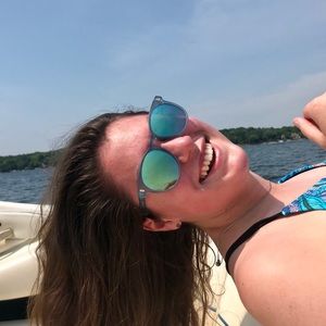 Meet your Posher, Charlotte